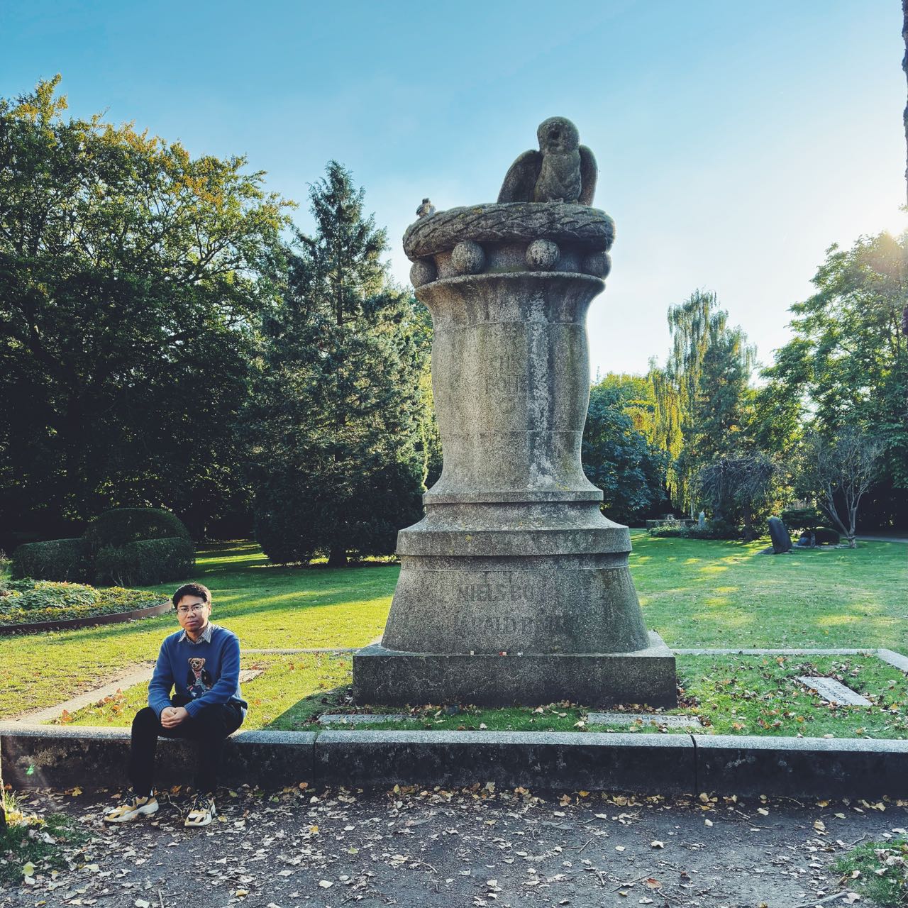 In front of the Grave of Niels Bore